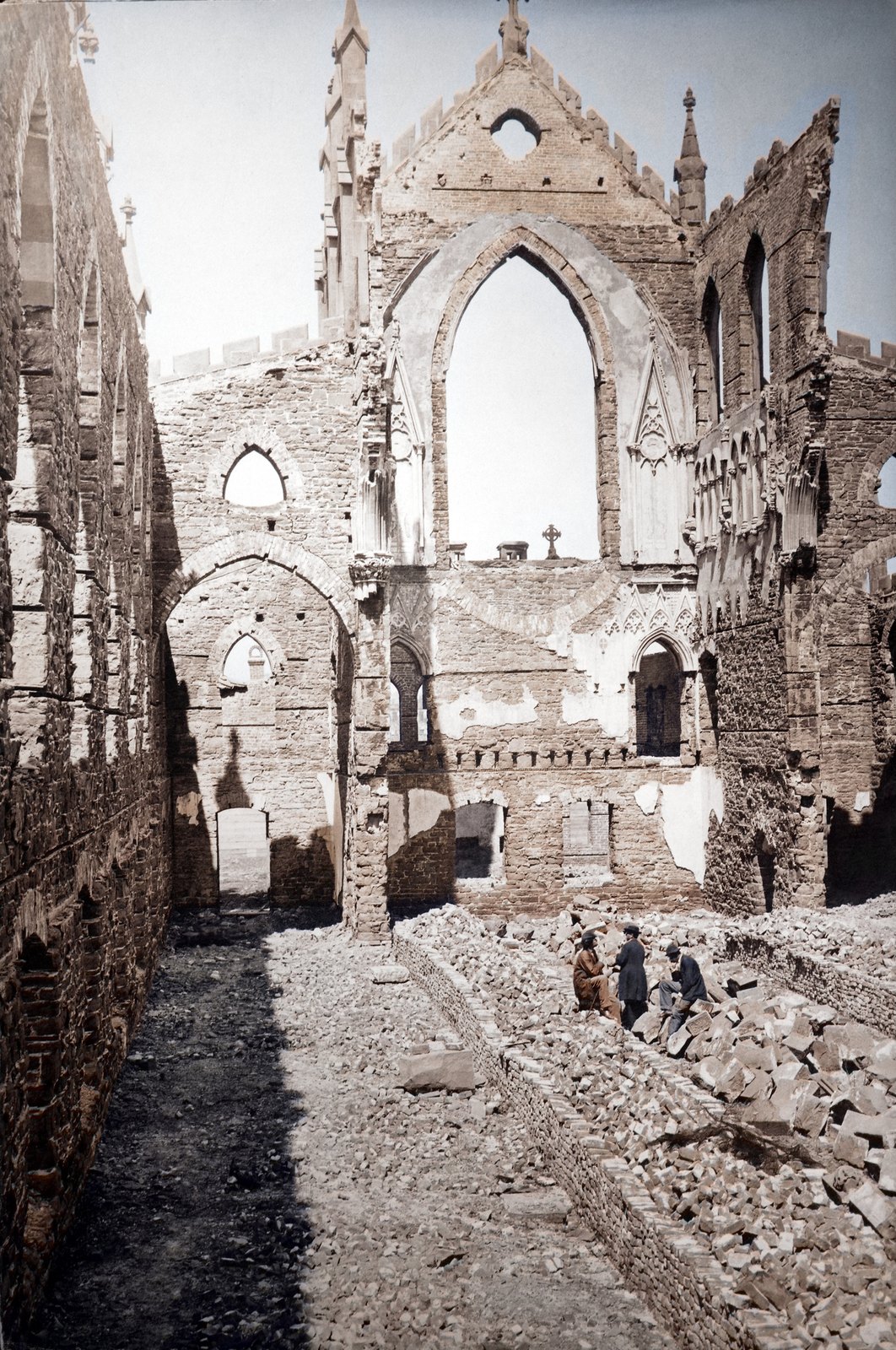 Assistants among the Ruins